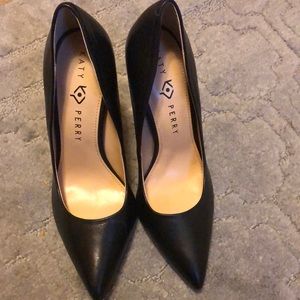 Black leather, Katy Perry pump